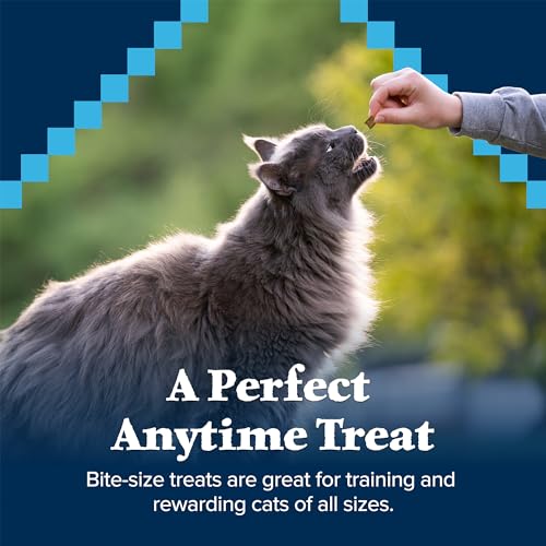 Blue Buffalo Wilderness Crunchy Cat Treats, Grain-Free Treats for Cats Made with Natural Ingredients, Great for Training, Tasty Chicken Flavor
