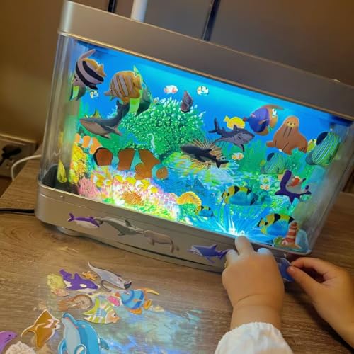 Fake Fish Tank Lamp - Moving Aquarium Night Light with Virtual Ocean Effect, 80s Retro Design for Adult Relaxation, Artificial Aquarium Decorative