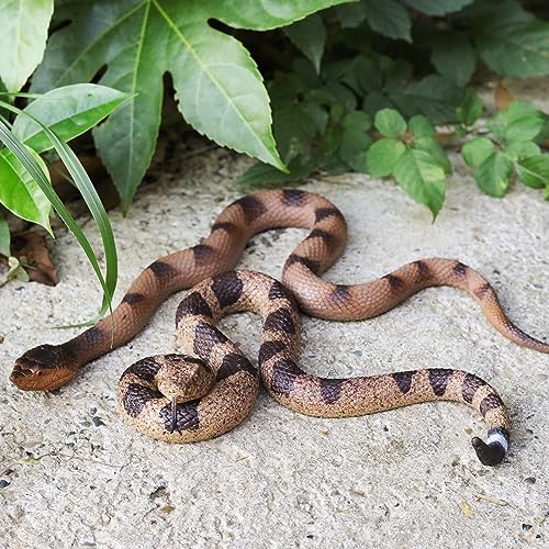 2Pcs Realistic Fake Snakes Toy Lifelike Rubber Rattlesnake Snake -to Keep Birds Away- Garden Plastic Scare Birds for Prank Stuff or Halloween